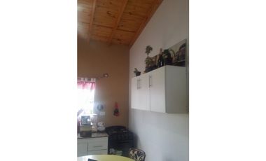 CHALET CON DOS LOCALES Y DEPARTAMENTO