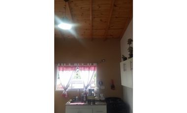 CHALET CON DOS LOCALES Y DEPARTAMENTO