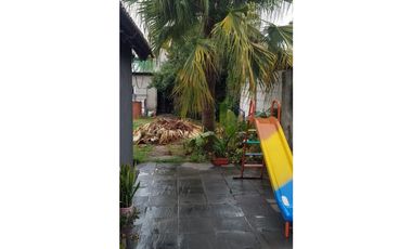 CHALET CON DOS LOCALES Y DEPARTAMENTO