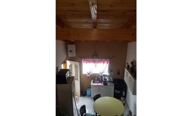 CHALET CON DOS LOCALES Y DEPARTAMENTO