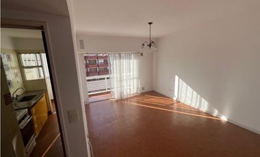 Departamento 2 ambientes en zona La Perla para estudiantes