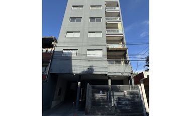 Ed. Jujuy 625 Depto de 3 Habitaciones con cochera.