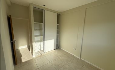 Ed. Jujuy 625 Depto de 3 Habitaciones con cochera.