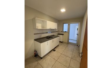 Ed. Jujuy 625 Depto de 3 Habitaciones con cochera.