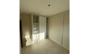 Ed. Jujuy 625 Depto de 3 Habitaciones con cochera.