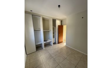 Ed. Jujuy 625 Depto de 3 Habitaciones con cochera.