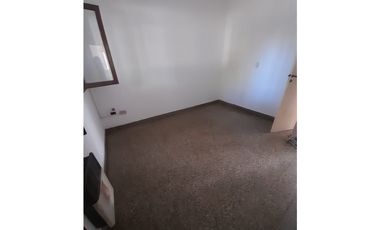 CASA AMERICANA EN ALQUILER. EXCELENTE UBICACIÓN. DISPONIBLE 01/2026