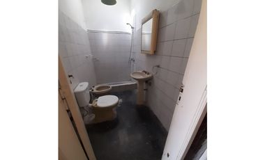 CASA AMERICANA EN ALQUILER. EXCELENTE UBICACIÓN. DISPONIBLE 01/2026