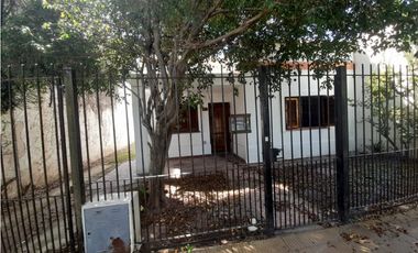 CASA AMERICANA EN ALQUILER. EXCELENTE UBICACIÓN. DISPONIBLE 01/2026