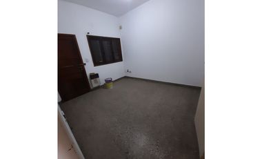 CASA AMERICANA EN ALQUILER. EXCELENTE UBICACIÓN. DISPONIBLE 01/2026