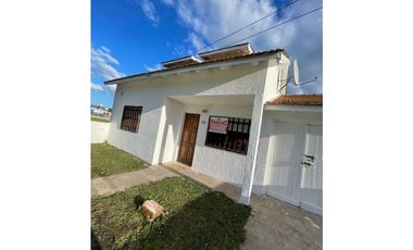 FINANCIADO Chalet mas departamento, Santa Elena