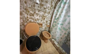 FINANCIADO Chalet mas departamento, Santa Elena