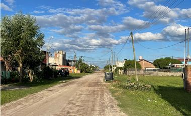 FINANCIADO Chalet mas departamento, Santa Elena