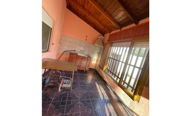 FINANCIADO Chalet mas departamento, Santa Elena