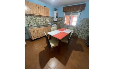 FINANCIADO Chalet mas departamento, Santa Elena