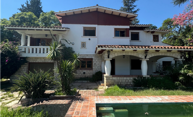 Larrea 153 - Casona De Época Con Pileta 2900m2 - Río Ceballos
