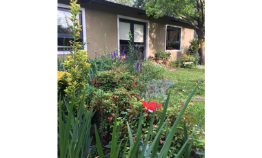 Arguello casa con pileta y gran salón de usos múltiples - Zona Norte