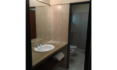 Arguello casa con pileta y gran salón de usos múltiples - Zona Norte