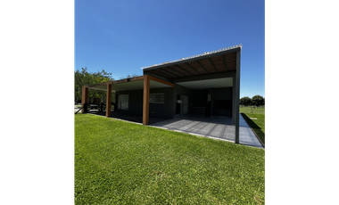 EXCELENTE CASA A LA VENTA EN EL NACIONAL