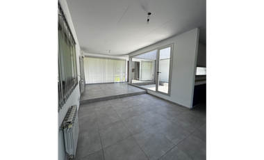 EXCELENTE CASA A LA VENTA EN EL NACIONAL