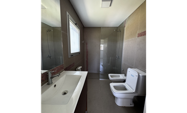 EXCELENTE CASA A LA VENTA EN EL NACIONAL