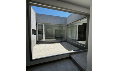 EXCELENTE CASA A LA VENTA EN EL NACIONAL