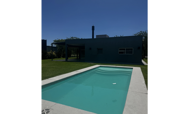 EXCELENTE CASA A LA VENTA EN EL NACIONAL