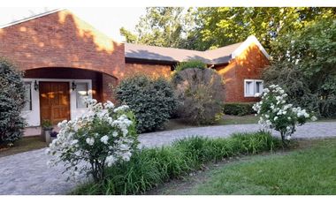 Chacras de Open Door casa en venta lote 4000