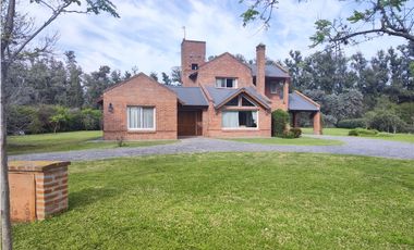 Chacras de Open Door , casa en venta permuto-financio
