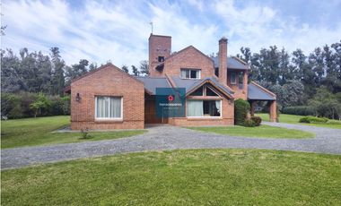 Chacras de Open Door , casa en venta permuto-financio
