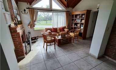 Chacras de Open Door , casa en venta permuto-financio