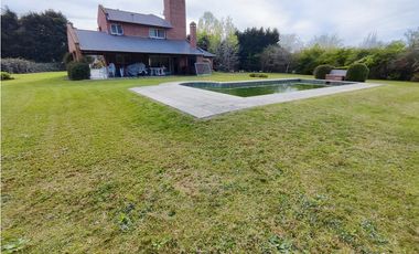 Chacras de Open Door , casa en venta permuto-financio