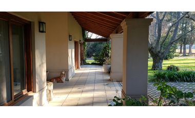 Chacras de Open Door casa en venta lote 3200 m2
