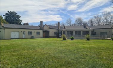 Chacras de Open Door casa en venta lote 3250 m2