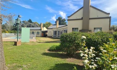 Chacras de Open Door casa en venta lote 3250 m2