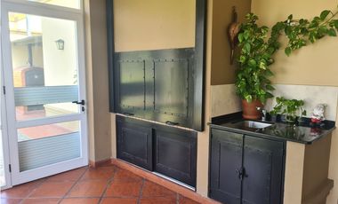 Chacras de Open Door casa en venta lote 3250 m2