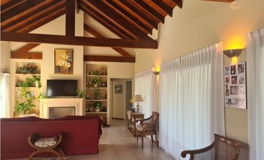 Chacras de Open Door casa en venta lote 3250 m2