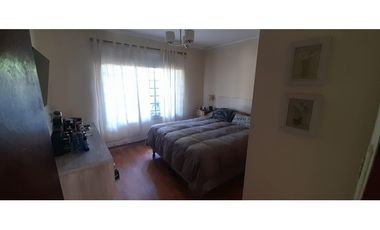 EXCELENTE CHALET A 200 MTS AV. BRANDSEN EN VENTA. PROXIMO A. OESTE