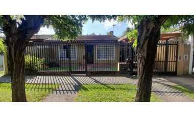 EXCELENTE CHALET A 200 MTS AV. BRANDSEN EN VENTA. PROXIMO A. OESTE