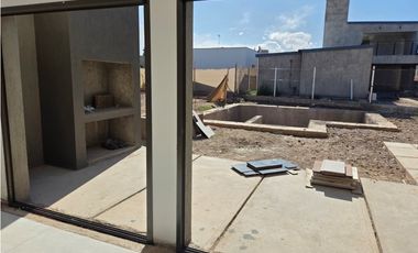 Casa en venta en Barrio Privado Lomas de Russell - Maipú