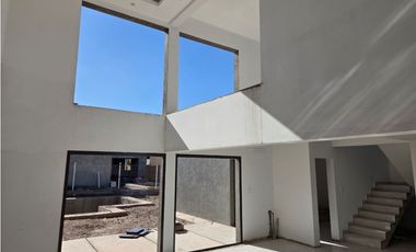 Casa en venta en Barrio Privado Lomas de Russell - Maipú