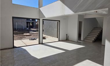 Casa en venta en Barrio Privado Lomas de Russell - Maipú