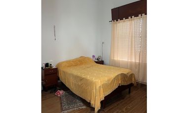 Venta Casa con local, Lujan