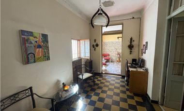 Venta Casa Centrica Rivadavia 1370