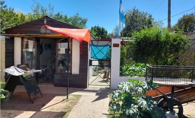 CASA INDIVISA CON LOCAL EN VENTA. VILLA UDAONDO