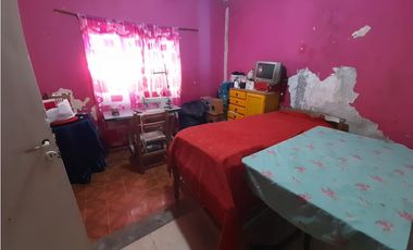 CASA INDIVISA CON LOCAL EN VENTA. VILLA UDAONDO