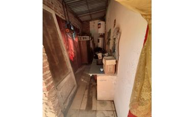 CASA INDIVISA CON LOCAL EN VENTA. VILLA UDAONDO