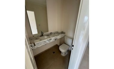 Venta depto 2 dormitorios con cochera .