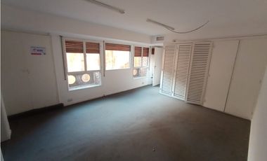 OFICINA 140 M² - PLANTA LIBRE - 2 PRIVADOS - SALA DE REUNIONES