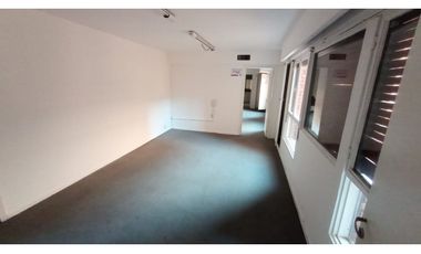 OFICINA 140 M² - PLANTA LIBRE - 2 PRIVADOS - SALA DE REUNIONES